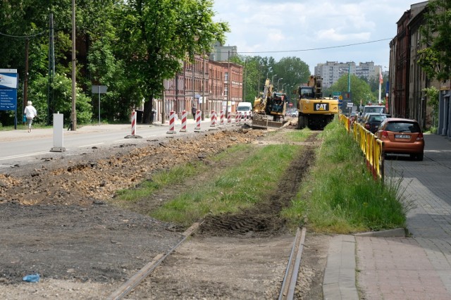 Trwa remont torowiska wzdłuż ulicy Chorzowskiej w Świętochłowicach. Zobacz kolejne zdjęcia/plansze. Przesuwaj zdjęcia w prawo - naciśnij strzałkę lub przycisk NASTĘPNE