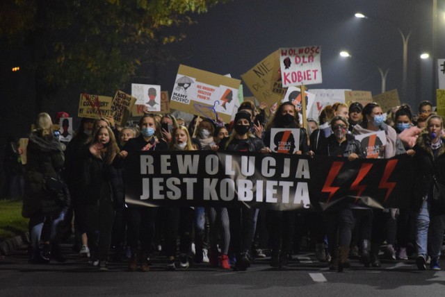Kolejny dzień strajków kobiet w Żorach. Było głośno na ulicach miasta