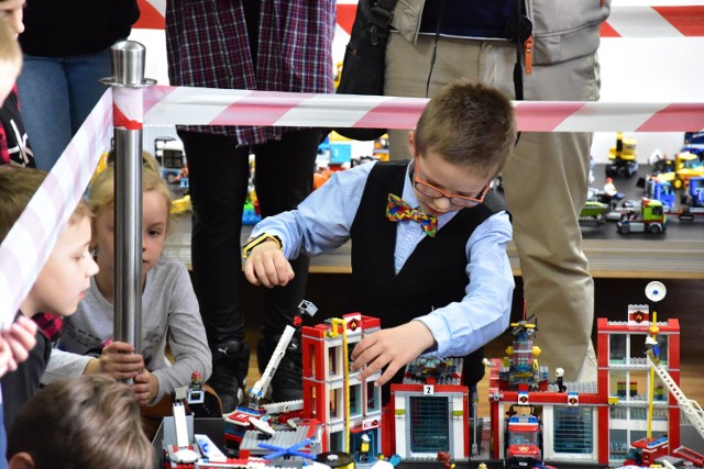 Wystawa modeli z klocków Lego, przygotowana przez Olgierda i Witolda Pawłowskich.