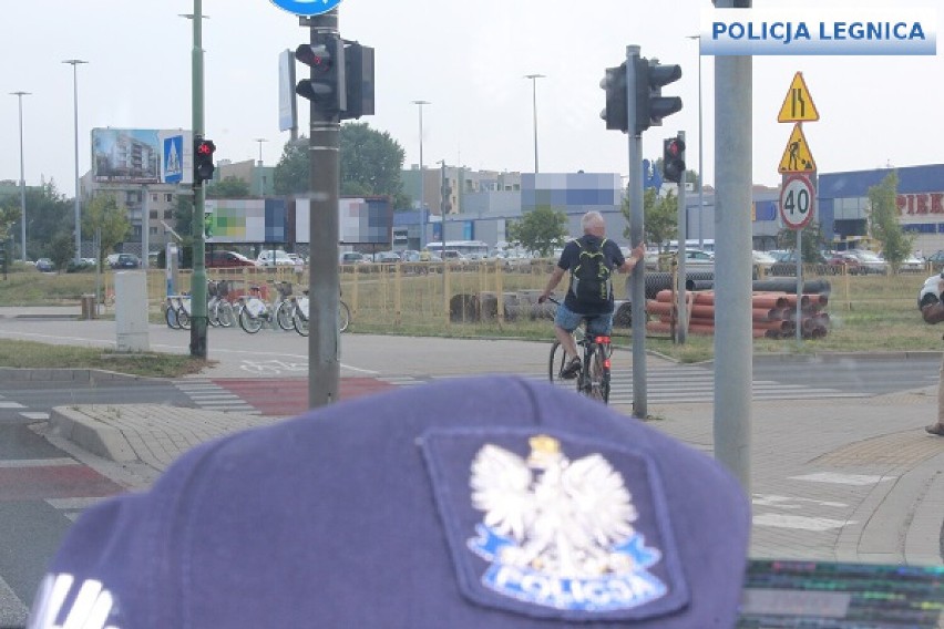 Rowerzyści pod lupą policji w Legnicy. Podsumowanie piątkowej akcji. W ciągu jednego dnia ujawniono 52 wykroczenia drogowe