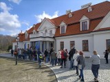 Dzień otwarty w odrestaurowanym zabytkowym Dworku Szweycera w Ostrowie pod Łaskiem ZDJĘCIA