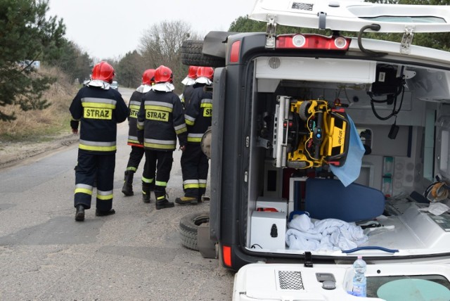 Wypadek karetki na ulicy Przemysłowej w Pile