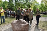 Harcerski Klub Seniorów "Dęby" obchodził 25-lecie. W parku Michalskiego stanął pamiątkowy obelisk