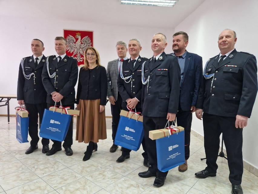 Powiat chełmski. Nowe wozy strażackie trafią do OSP w Białopolu i Wierzbicy. Promesy już rozdano