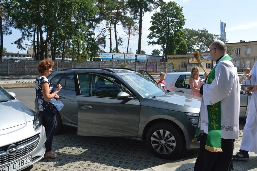 Święcenie pojazdów w przeddzień patrona kierowców świętego Krzysztofa w Stalowej Woli. Zobacz zdjęcia