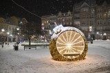 Zimowy wieczór w Wałbrzychu. Po zmroku jest tu bajkowo (ZDJĘCIA)