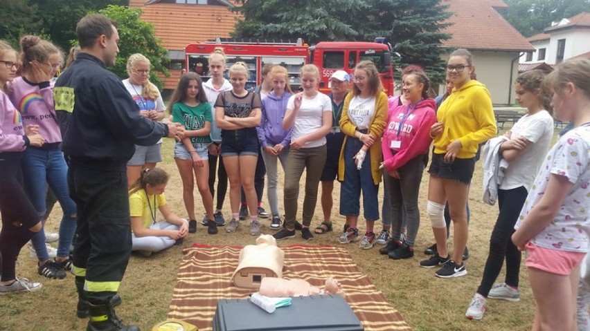 Pleszewscy strażacy i ratownicy wodni z Gołuchowa z wizytą w Centrum Rehabilitacji Rolników w Jedlcu