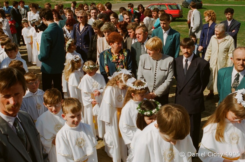 Uroczystość Pierwszej Komunii Świętej w 1996 roku w Pile. Podlasie było całe w bieli! 