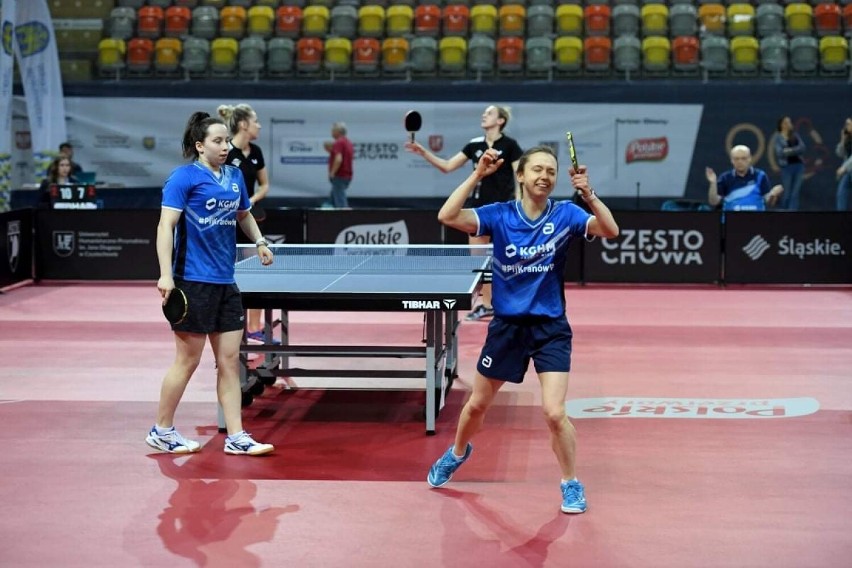 Siostry Węgrzyn z Trzebieszowic z medalami mistrzostw Polski w tenisie stołowym 