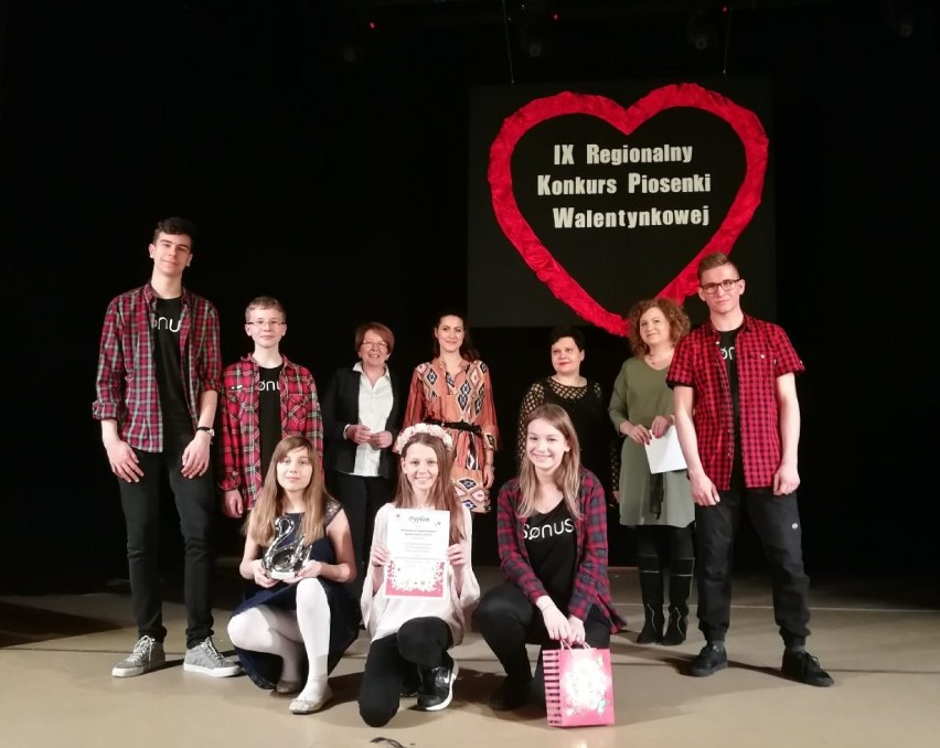 Dwa zespoły muzyczne działające przy GOK w Krzywem nagrodzone w Konkursie Piosenki Walentynkowej