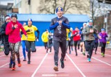 "Biegam Bo Lubię" w Częstochowie. Bezpłatne zajęcia biegowe na stadionie lekkoatletycznym przy ulicy Dąbrowskiego