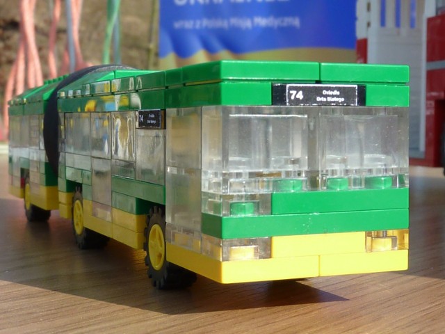 Autobus Solaris Urbino 18 Hybrid z klocków Lego