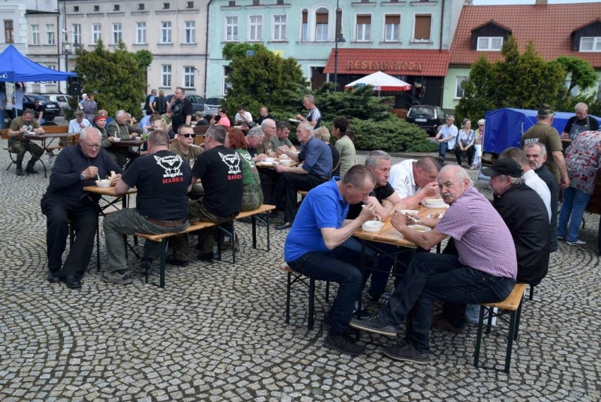 Piknik historyczny na Rynku w Kłecku