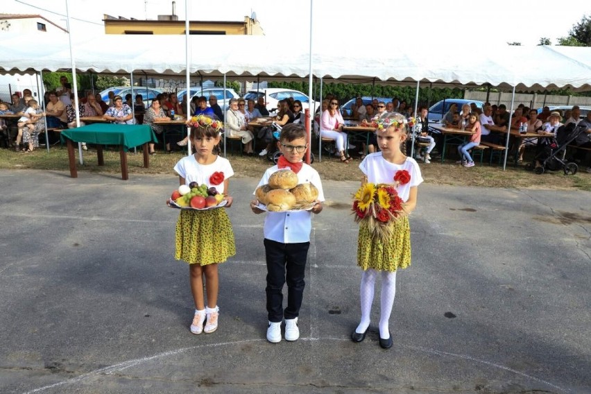 Kobylin. W Smolicach dziękowano za tegoroczne plony [FOTO] 