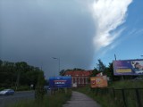 Niż znad Finlandii przywiał arktyczne powietrze do Wałbrzycha. Zdjęcia frontu, który przetacza się dziś nad miastem! Taki spektakl na niebie