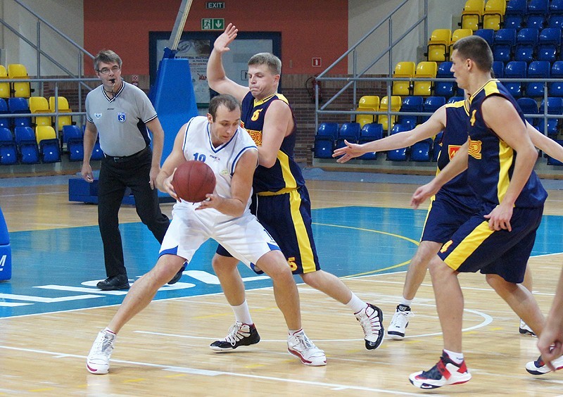 Dwa zwycięstwa w dwa dni i fotel lidera dla koszykarzy MKS Kalisz. ZDJĘCIA