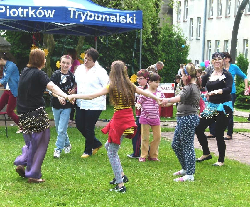 Piknik Integracyjny w SOSW w Piotrkowie 2013. Bawiło się ok. 300 dzieci
