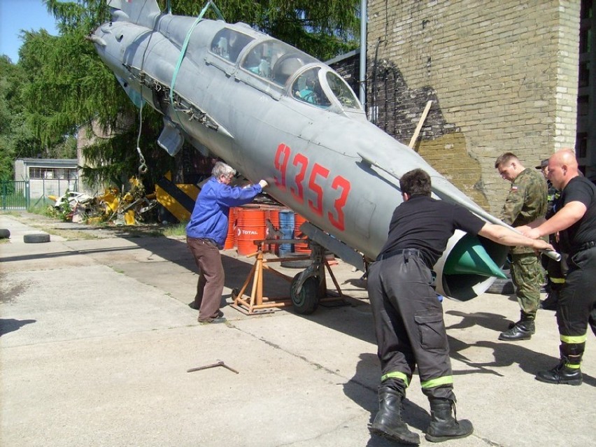 Transport kultowego samolotu MiG-21 do Goleniowa. To była niezwykle skomplikowana operacja