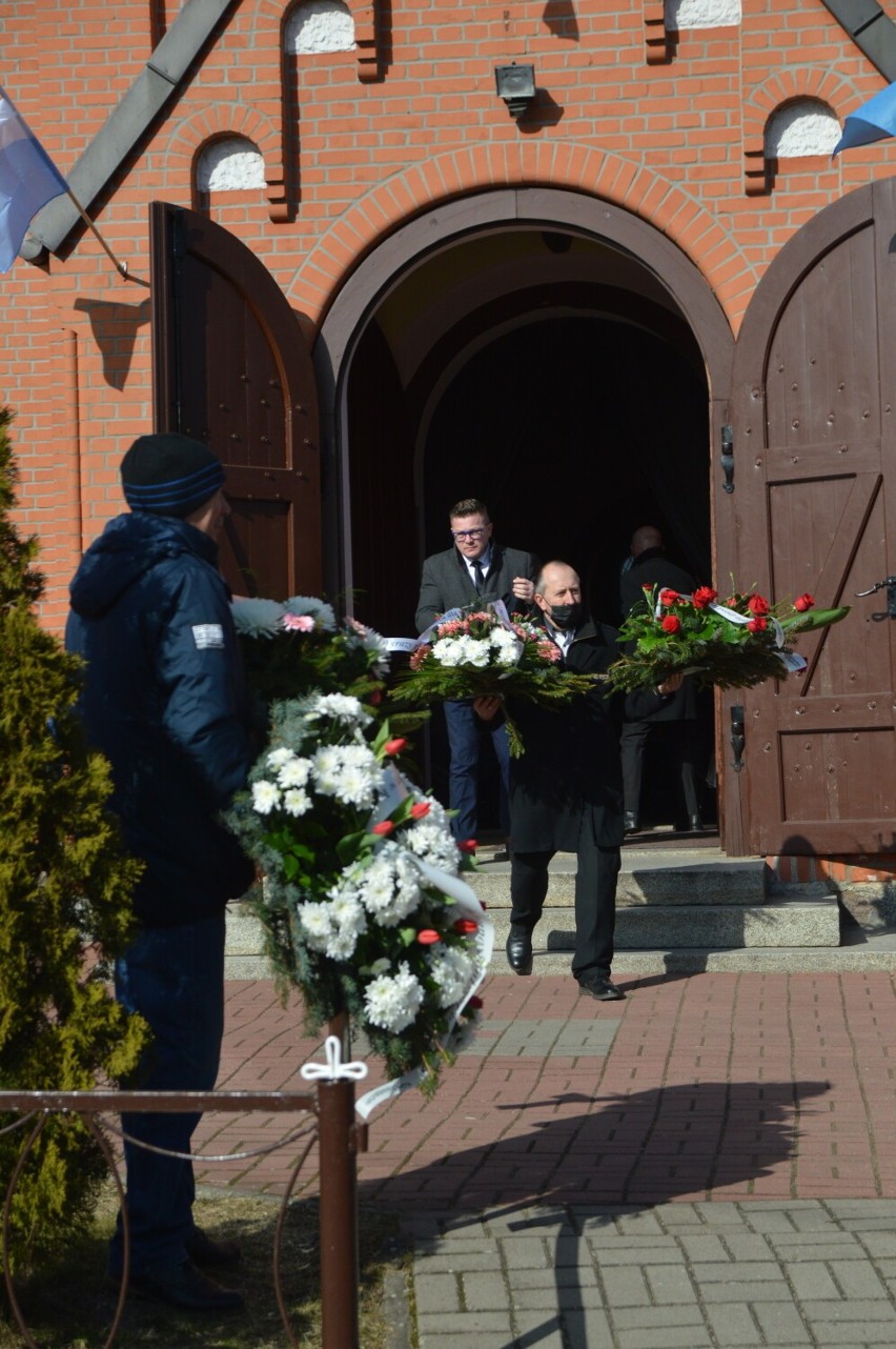 Mieszkańcy Koczały pożegnali wójta Jerzego Bajowskiego. Spoczął na cmentarzu parafialnym w Koczale
