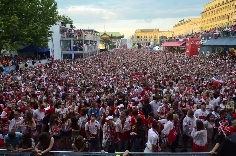 Euro 2012: Mecz Czechy - Polska. Strefa Kibica w Poznaniu była pełna! [ZDJĘCIA]