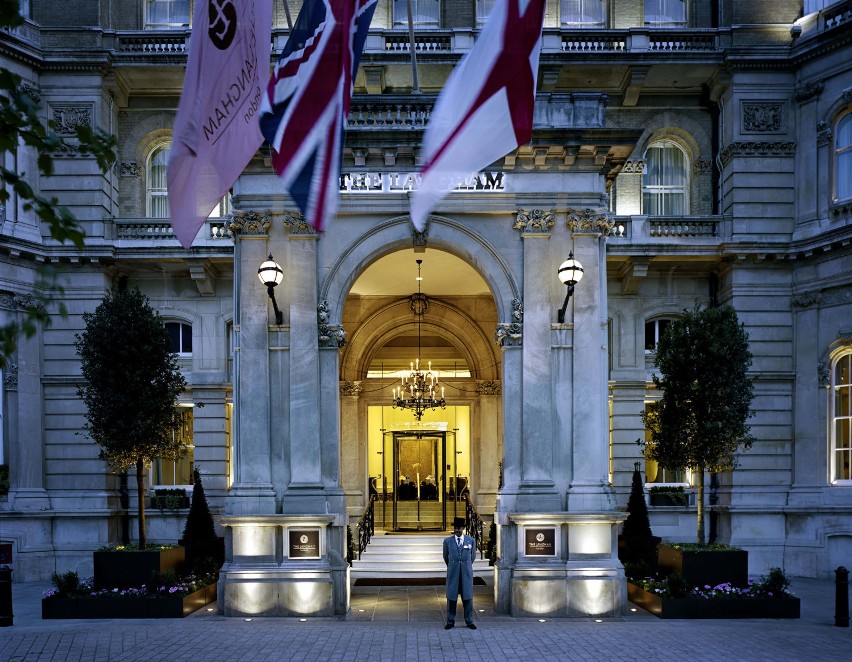 Hotel The Langham London jest ulokowany w Londynie, w...