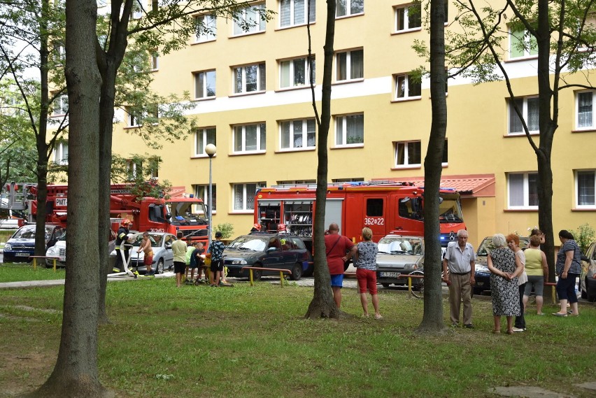Tarnów. Pożar w mieszkaniu przy ulicy Lwowskiej [ZDJĘCIA, WIDEO]