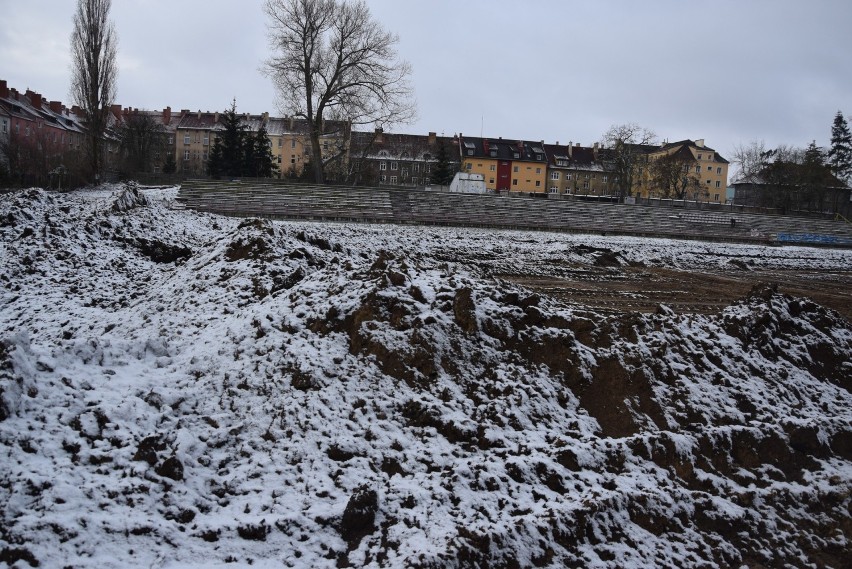 Stadion lekkoatletyczny ma spełniać międzynarodowe normy.