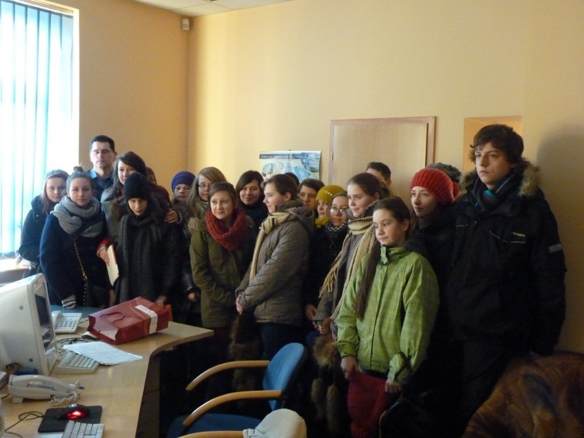 Uczniowie z III klasy Publicznego Gimnazjum w Gomunicach w naszej redakcji