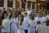 Pierwsza komunia święta w parafii w Krzepowie. W niedzielę, 30 maja uroczystość przeżywały dwie grupy dzieci