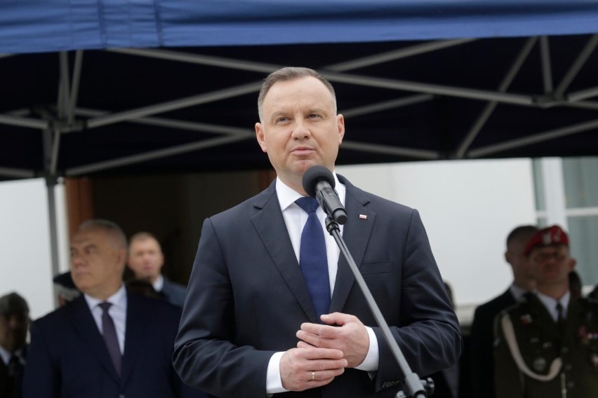 Także Andrzej Duda złożył już stosowny projekt, w którym...