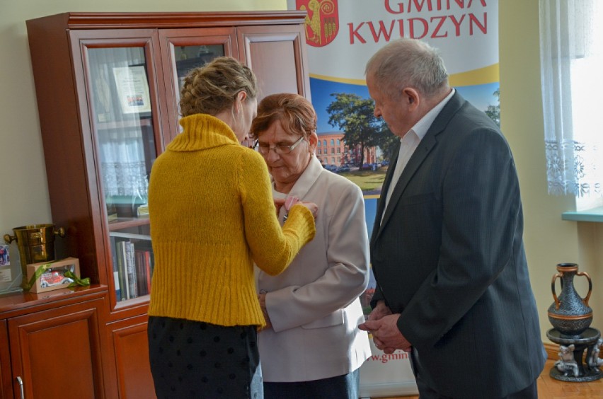 Złote Gody w gminie Kwidzyn. Wójt wręczył prezydenckie medale za długoletnie pożycie małżeńskie [ZDJĘCIA]