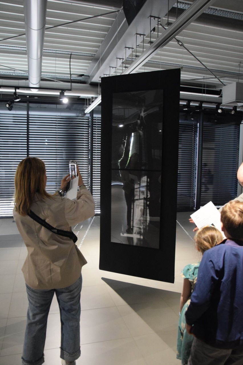 Wernisaż wystawy Symulakry Muzeum Śremskim. Piotr Barłóg zaprezentował swoją twórczość [zdjęcia]