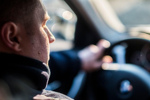 Każda, nawet stosunkowo drobna wada wzroku może spowodować, że kierowca nie dostrzeże na czas znaku lub niebezpiecznej sytuacji na drodze.