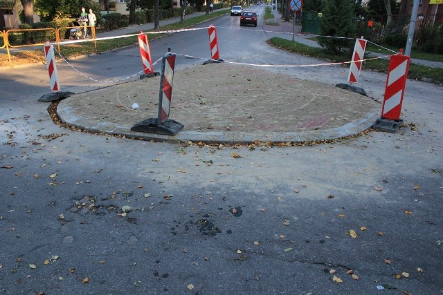 Jeszcze w tym tygodniu zacznie funkcjonować rozwiązanie zaproponowane przez policję i władze miasta. Wysepka, która uporządkuje ruch przy zbiegu ulic Starościńskiej i Słowackiego.