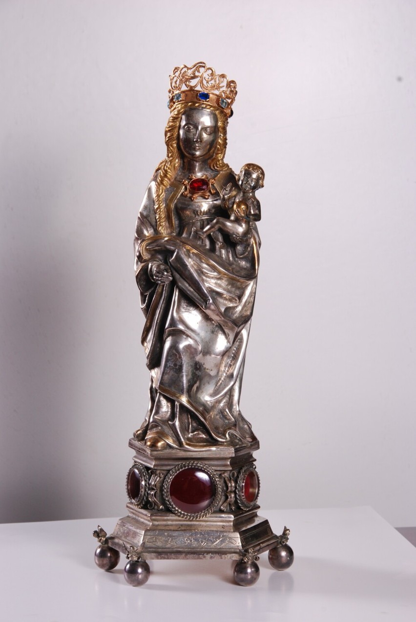 Kopia relikwiarza Madonna Wieluńska, wykonana w 1999 roku,...