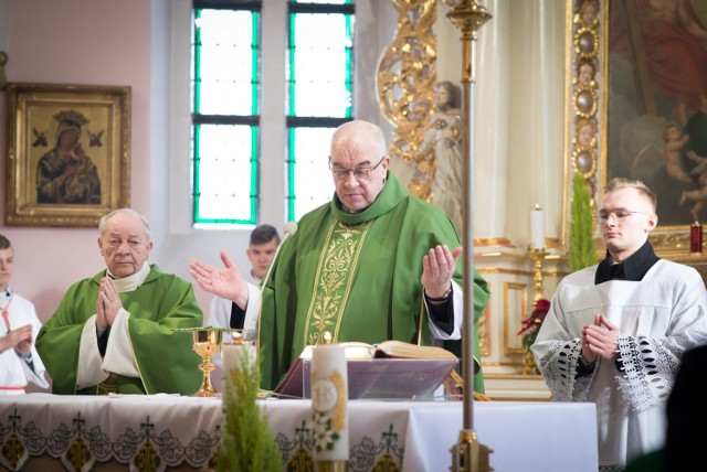 Uroczysta msza dziękczynna odbyła się podczas niedzielnej sumy parafialnej.