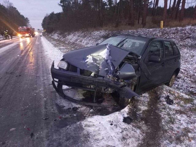 Policjanci ze Żnina wyjaśniają okoliczności wypadku na drodze relacji Sarbinowo-Słębowo