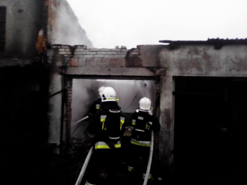 Pożar garażu w Boguniewie [ZDJĘCIA]