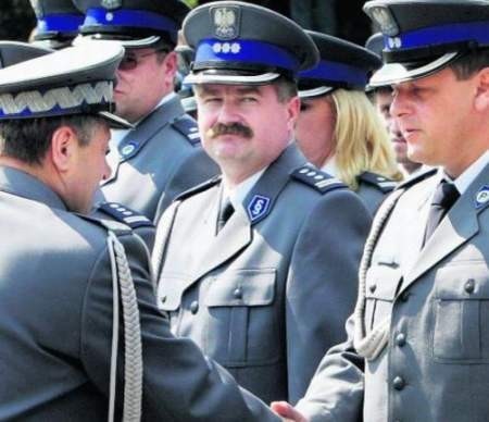 WojciechRatman (w środku) tylko do 15 czerwca będzie nosił policyjny mundur - fot. Andrzej Szozda