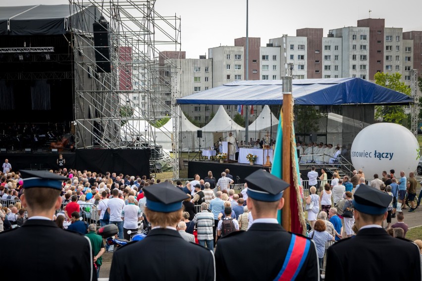 Koncert i msza na placu Papieskim w Sosnowcu na 100-lecie niepodlełgości NOWE ZDJĘCIA