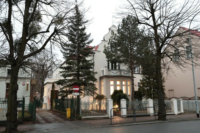 Zabytkowy budynek Państwowej Szkoły Muzycznej na Oruni w Gdańsku jest już po remoncie. Na miejsce udał się wiceprezydent Piotr Grzelak