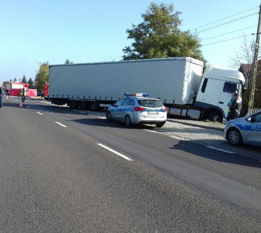 Wypadek drogowy w Łowiczu. Nie żyją dwie mieszkanki powiatu łowickiego [ZDJĘCIA]