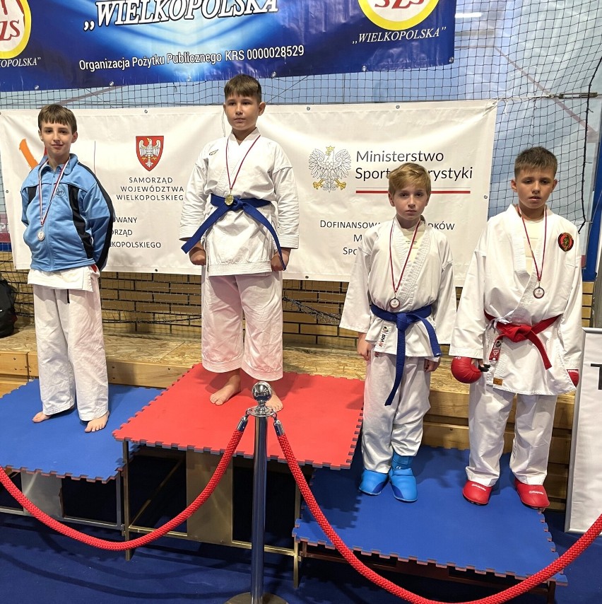 Trzy medale dla młodych karateków z Szamotuł! Nikola, Zosia, Helena i Witek z sukcesem na Mistrzostwach Karate w Śremie