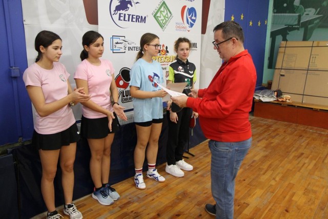 Tenisowa rywalizacja w Chełmnie. cztery zespoły awansowały do finału wojewódzkiego