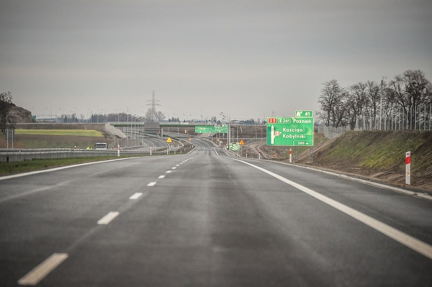S5 między Poznaniem a Wrocławiem bez stacji paliw na odcinku 150 kilometrów już od roku