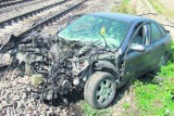Wypadek w Karczowicach k. Miechowa. Wjechali samochodem pod pociąg pospieszny