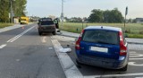 Brzezinka. W wypadku na ulicy Ofiar Faszyzmu, w rejonie skrzyżowania z ulicą Brzozową, zderzyły się dwa samochody
