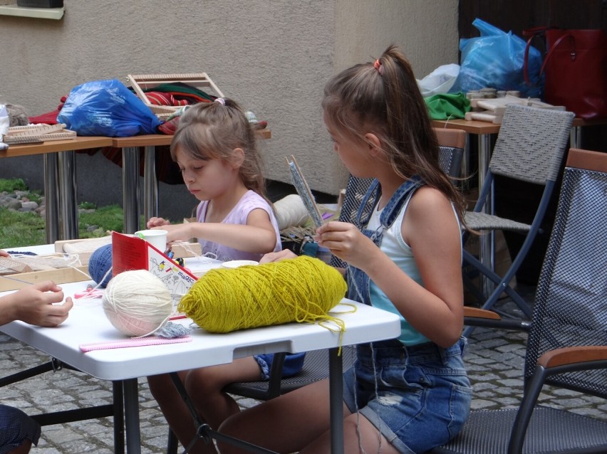 Lato w Muzeum Regionalnym w Radomsku rozpoczęte warsztatami tkackimi