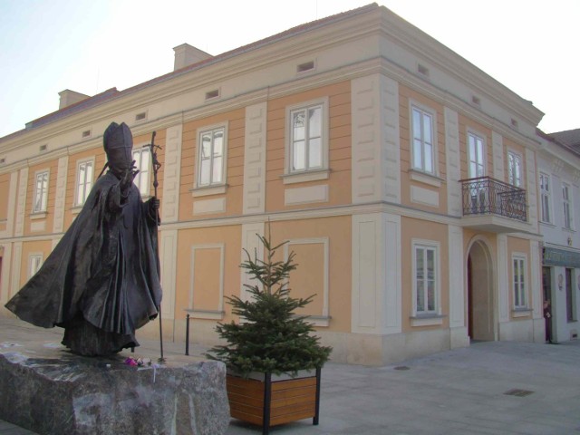 Pracownia zdigitalizowała już 25 eksponatów z Muzeum Miejskiego oraz Muzeum Domu Rodzinnego Jana Pawła II.