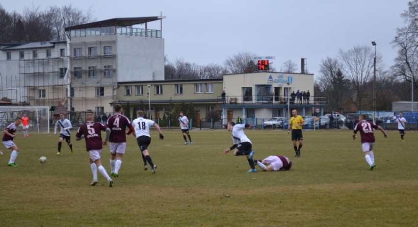 Wiosenna runda piłkarska- na inaugurację GKS Cartusia zremisowała 2:2 z Kaszubią Kościerzyna FOTO